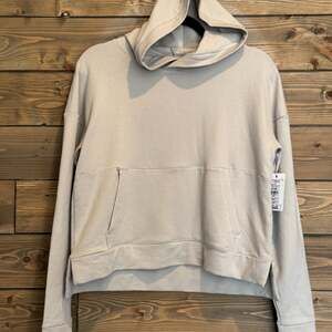 FLX Women's Travel/Leisure Cropped Beige Hoodie
Sweater Size XS NWT